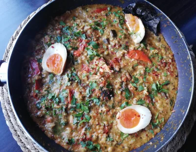 arinkao - Obiad z resztek czyli ryż na wywarze mięsnym znalezionym w lodówce, z papry...
