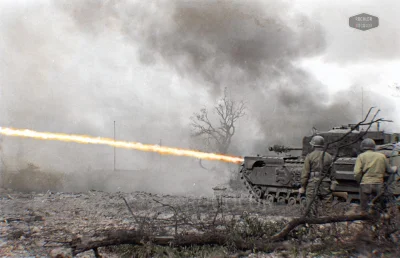 wojna - Brytyjskie czołgi Churchill 'Crocodile' z miotaczem ognia wspomagają siły ame...