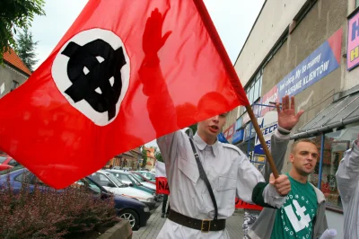 3.....1 - > dopóki nie propagują symbolów nazistowskich/komunistycznych

@sambarumb...