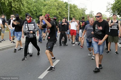 mcdevillo - Czyli tak dokładnie czym się różnią ci agresywni czarnoskórzy na filmie o...