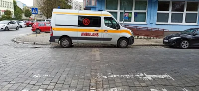 tryb_graficzny - Chciałbym pozdrowić brak wyobraźni właściciela ambulansu, który od j...