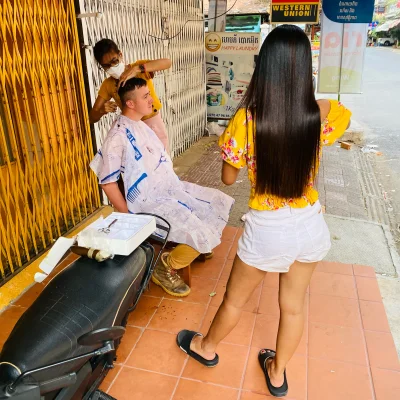 Bolanren - Uliczny fryzjer w Kambodży
#raportzpanstwasrodka #popaswpieprz