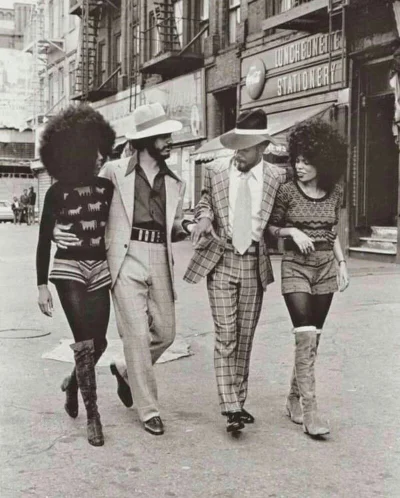 myrmekochoria - Harlem, Nowy Jork, 1972. "Peter what you doin all dressed up for chur...