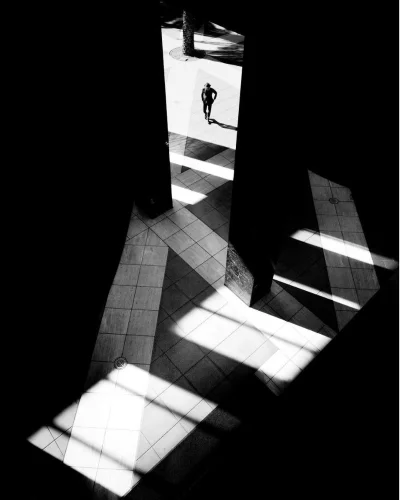 Hoverion - fot. Josh S. Rose
#fotominimalizm - zdjęcia w minimalistycznym klimacie
...