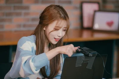 XKHYCCB2dX - #mijoo #lovelyz
#koreanka