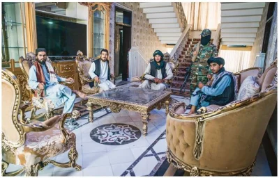 Asarhaddon - Na zdjęciu Talibowie w willi marszałka Abdula Raszida Dostuma. Bojownicy...
