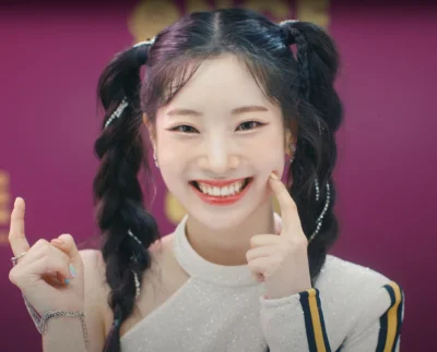 e.....u - #dahyun #koreanka