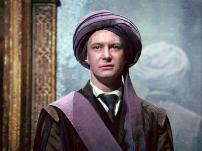 O.....t - @Dewasta: Wyglada jak profesor Quirrell który ma pod turbanem Voldemorta xD