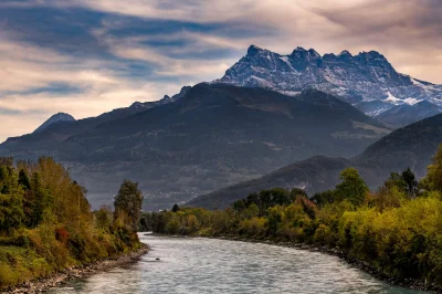 L.....e - widok na Dents du Midi z mostu łączącego Vaud i Valais
#szwajcaria