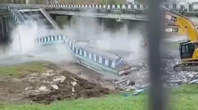 Huckush - Tak wyglądało dzisiejsze wyburzanie wiaduktu w Koszalinie. Raczej nie taki ...