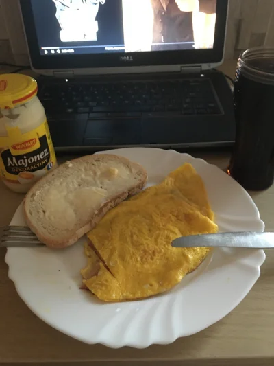 M.....2 - Ehh jedzenie dla darmozjada jak stary powiedział (╯︵╰,) #przegryw #jedzenie...