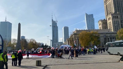 Brajanusz_hejterowy - Uwaga! Szury się zaległy pod pałacem kultury XD 

Frekwencję ...