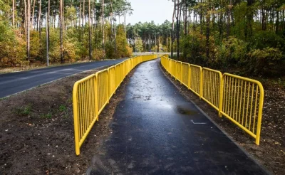 dybligliniaczek - @velomapa: Uff, jak dobrze że nikt nie wpadł tam na pomysł z barier...