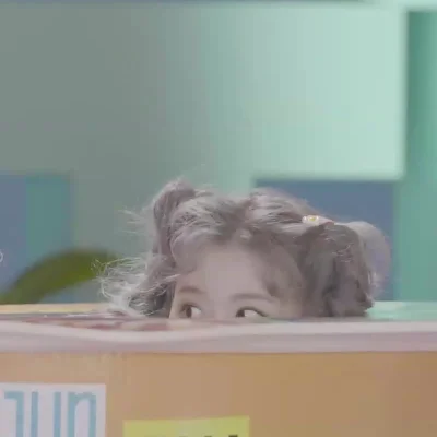 XKHYCCB2dX - #sana #twice 
#japonka #gif 
SPOILER