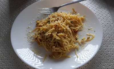 NotYetDefined - #codziennyobiad
Dziś na talerz ląduje spaghetti z kurczakiem i żółty...