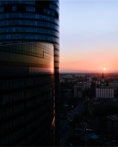 M4h00n - SkyTower we #wroclaw o zachodzie słoneczka.
Miłego wieczorku.

#drony #fotog...