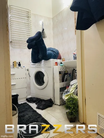 GwaltowneWypaczenieCzasoprzestrzeni - "My Step Uncle Is Stuck In The Washing Machine"...