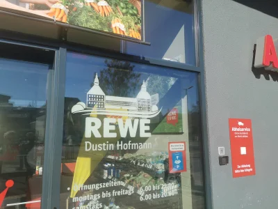 bsl - Takie fajne te #niemcy że gwizdy #hollywood mają sklepy #rewe sygnowane ich imi...