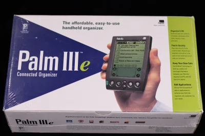 Saeglopur - To był mój pierwszy: Palm IIIe
Z ebay.com zamowiony normalnie paczką :D ...