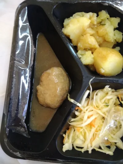 qew12 - Obiad, klops z ziemniakami i surówką ʕ•ᴥ•ʔ

Do tego była jakaś biała zupa z w...