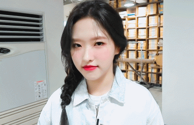 XKHYCCB2dX - #oliviahye #loona
#koreanka #gif