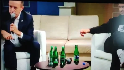 ravau - Szczęka mi opadła, mało TV oglądam, więc nie wiem od kiedy to śmiga pomiędzy ...