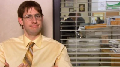 s.....w - 4. W odcinku w którym Jim przebrał się za Dwighta mówił, że okulary kosztow...