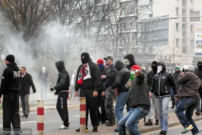 F.....d - Pokojowe nastawione matki z dziećmi sekundę po tym jak zobaczyły leżącą luz...