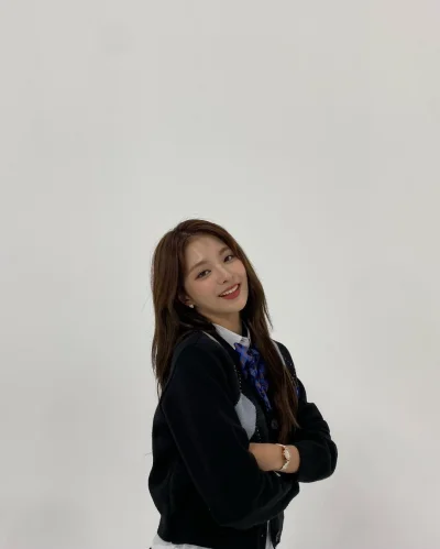 XKHYCCB2dX - #nagyung #fromis9
#koreanka