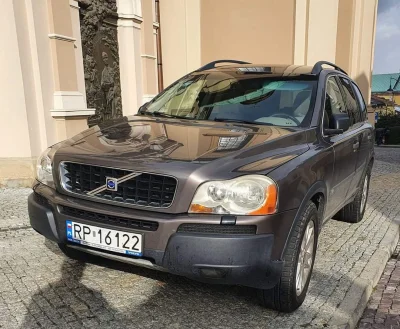 lukas-karol - Volvo XC90 na dość wczesnych tablicach (obstawiam 2004 rok)
#flagowebla...