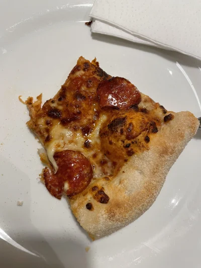 pokaczw - Festiwal pizzy w pizza hut obstawiajcie ile zjem kawałków. Jem pierwszy #je...