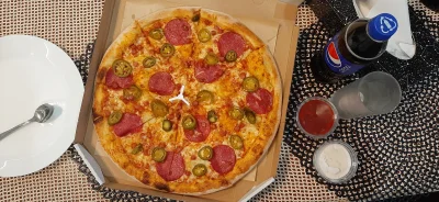 3033540 - Dziś na obiad picka, możecie się poczęstować po kawałku #pokazobiad #pizza ...