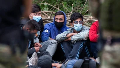 cardiv - Typowy imigrant:
-Bujne i gęste włosy
-Nieskazitelna higiena nawet w lesie...