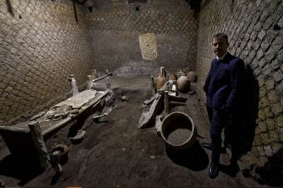 IMPERIUMROMANUM - W Pompejach odkryto pokój niewolników

Na północ od Pompejów arch...