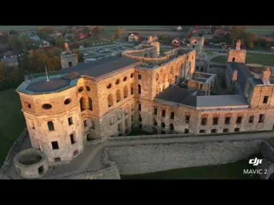 confiable - Niesamowita historia zamku zachęciły nas do jego odwiedzenia jesienią 201...
