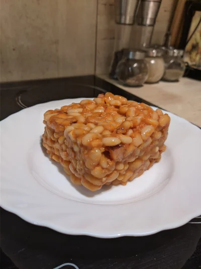 szymura - Proszę się częstować lasagne.

#jedzzwykopem #jedzenie #heheszki #mindfuck