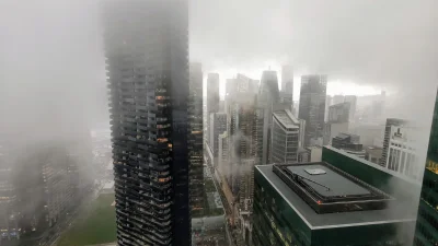 kotbehemoth - I tak się żyje w porze monsunowej.

#cityporn #singapur