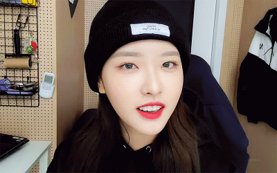 XKHYCCB2dX - #oliviahye #loona
#koreanka #gif