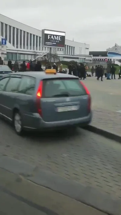 blyskotliwy - Kolejna grupa w centrum Mińska zbiera się na granicę

#bialorus