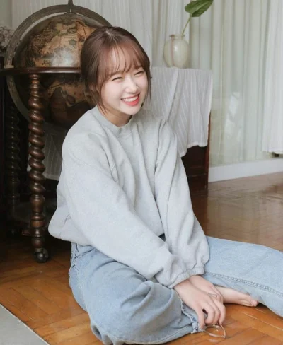 XKHYCCB2dX - #yoojung #wekimeki 
#koreanka