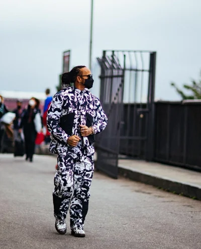 R.....8 - Nowy race week = nowa kreacja oponeooo
#f1