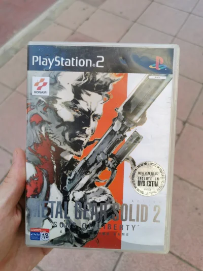 Mega_Smieszek - Jak coś to #metalgearsolid 2 skończył dziś 20 lat. 

#gry #ps2 #hideo...