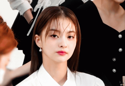 XKHYCCB2dX - #nagyung #fromis9 
#koreanka #gif