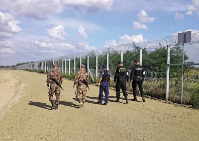 MonsterKill - W 2015 roku jak uchodźcy szturmowali granice Węgier nasi decydenci od r...