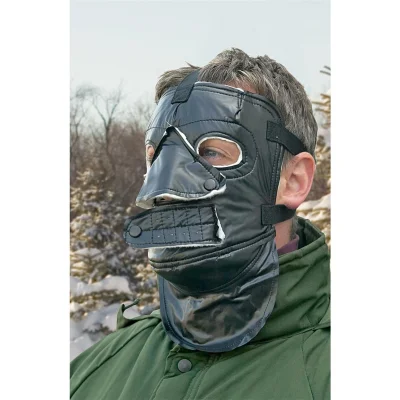 Hylfnur - @Kalwi: takie maski się nosi na zimną pogodę, np amerykańska wojskowa