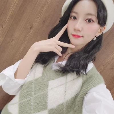 XKHYCCB2dX - #binnie #ohmygirl
#koreanka