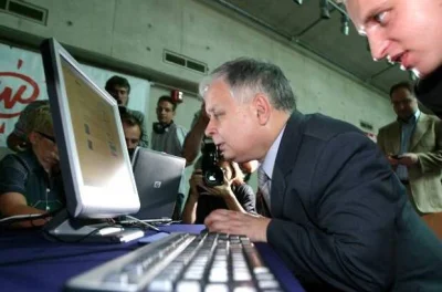 exdziewica - Jak przenieść pliki ze starego laptopa na nowy?

#kiciochpyta #programow...