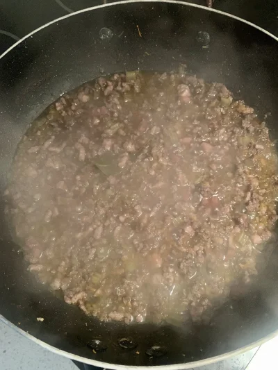 hellyea - Dzisiaj robi się prawilny boloński (ragu alla bolognese).

Wbrew powszechne...