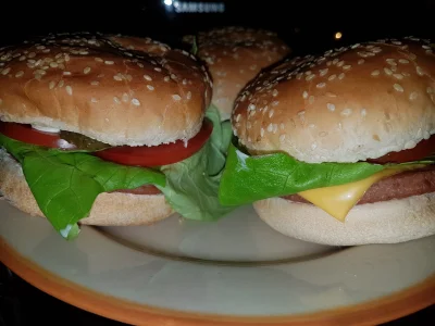 marek2092 - Mięso z biedry po 3 zł za 5 burgerów ale powiem wam że dobre w uj XDDD
CH...