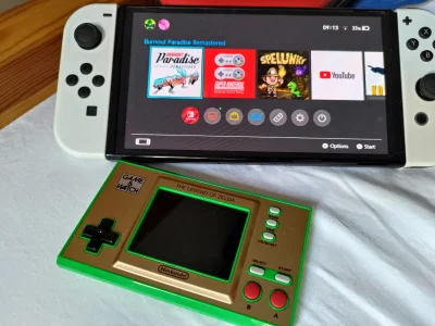 TomaszVV - Na zdjęciu Switch OLED i oraz najnowsza odsłona konsoli od Nintendo. Serio...